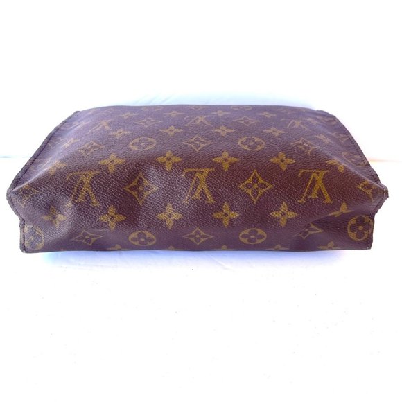Louis Vuitton Monogram Toiletry Pouch 26 - Picture 3 of 11